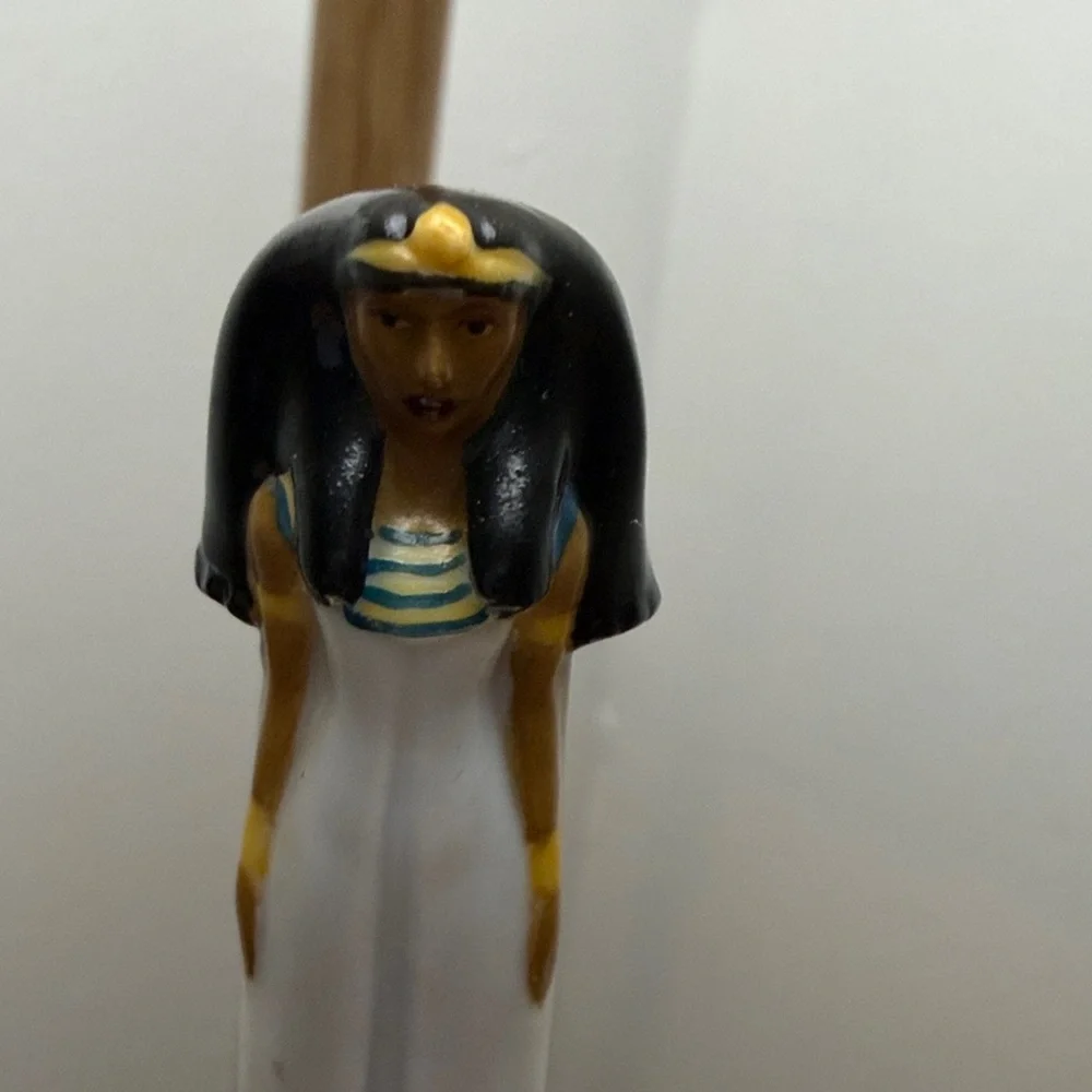 The Prince of Egypt Commemorative Figural
Trinket Box - Picture 8 of 9